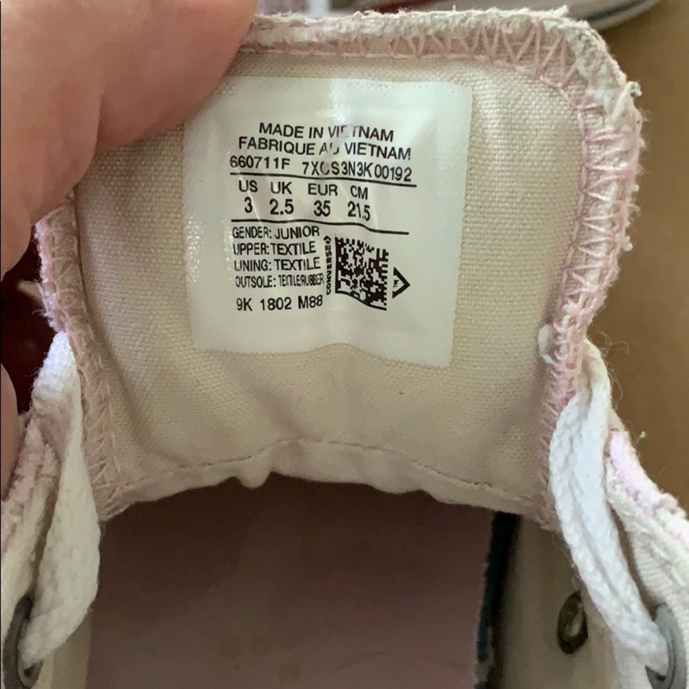 Converse - Picture 7 of 7